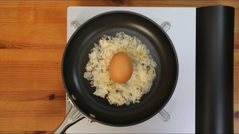 今までになかった簡単な手抜き親子丼を作りたい【今までになかったは言い過ぎ】【鶏肉を切りたくない】【鶏肉を焼きたくない】【でも鶏肉は入れたい】