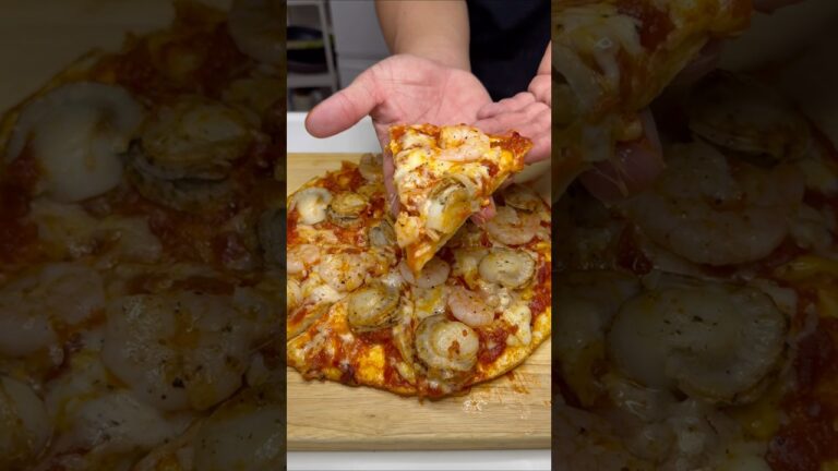 誰でも簡単餃子の皮で本格ピッツァ