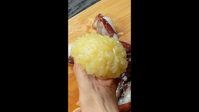 【タコの卵が衝撃的に旨い！？】絶品珍味発見♡簡単おつまみレシピ / Octopus Egg Shabu-shabu #shorts