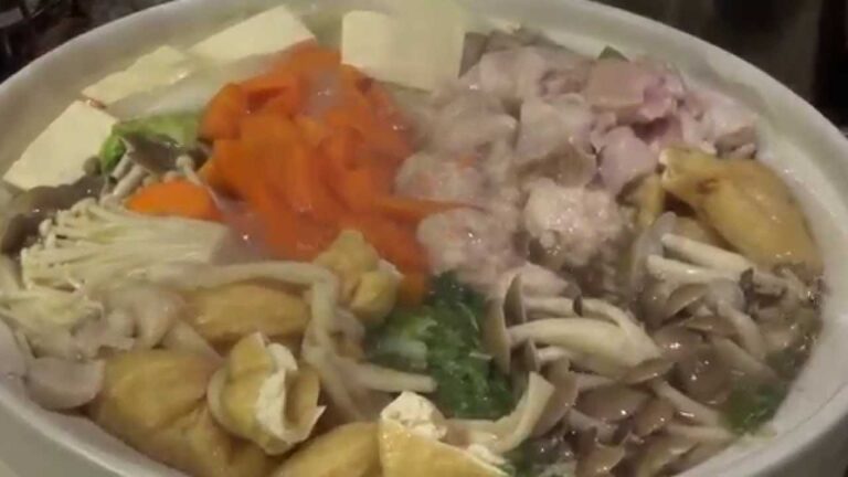 お鍋がぐつぐつしてて美味しそう～♪