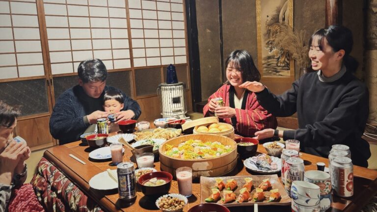 築160年古民家の暮らし | 雛人形作りとちらし寿司振る舞うひな祭り