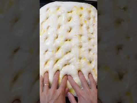 【ピッツァの生地で作れる！】シチリア風フォカッチャ スフィンチョーネ【Sfincione】#shorts