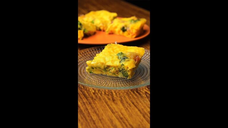 【簡単＆失敗なし♡】レンジでふわふわキッシュ風オムレツ！ / Fluffy Quiche-style Broccoli and Bacon Omlet #Shorts