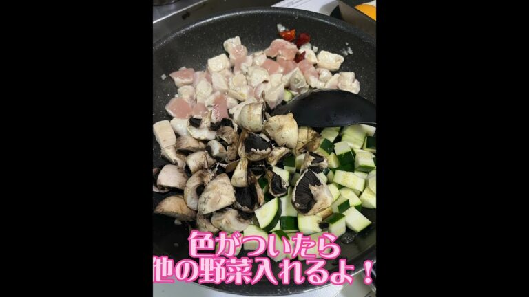 バジルチキン！オイスターソース大さじ1ナンプラー大さじ1砂糖小さじ1水大さじ2！バジルはあるだけ！ドーンと！#簡単レシピ ＃鶏肉料理#バジル