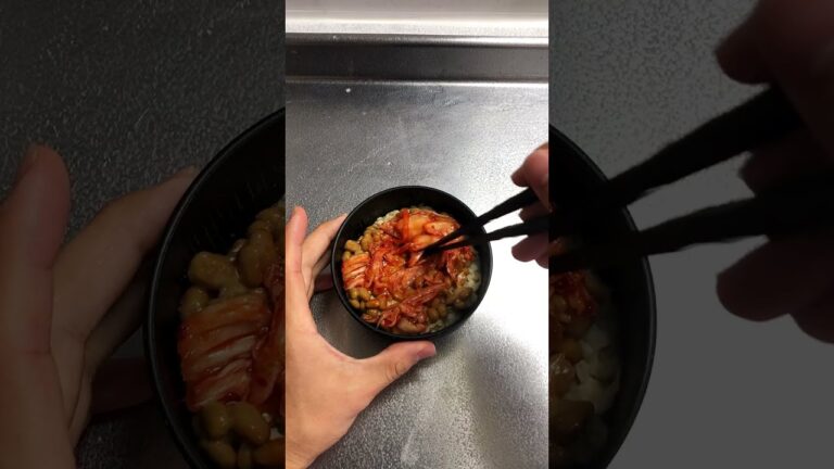 これ食って10kg痩せた。とりあえずこれ作って食っとけ。【ダイエット】納豆キムチオートミール#shorts