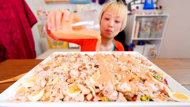 【大食い】一面ふさふさ。気づいたら野菜じゃなかった。手作りコブサラダドレッシングで食べる One Plate Meal【モッパン】【MUKBANG】
