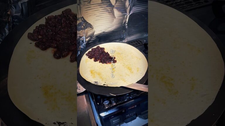 はじめまして！ぺこ子です☺️おうちで“本格クレープ＆ガレット”を作るためにレシピや道具を日々研究してます🍳 今回焼いたのは、あずきシュガーバター・クレープ！#おうちクレープ #クレープ