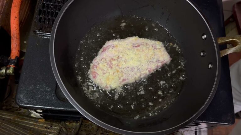 トンカツ、焼きなす、味噌汁