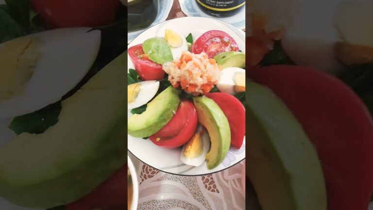 健康オタク✨アボカドトマトのサラダ最高💕