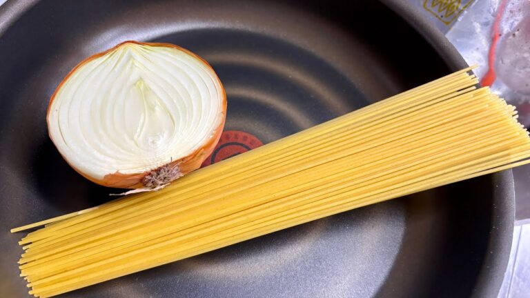 玉ねぎ半玉だけで出来る貧乏だが極旨のワンパンパスタ教えます！