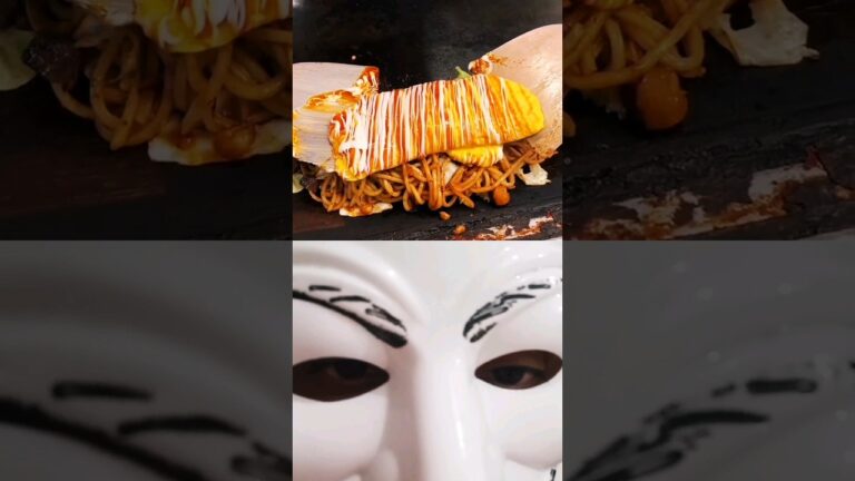 #shorts Shorts 【神戸名物】牛すじとコンニャクを甘辛く煮込んだぼっかけ入りのオムそば #たもグルメ #japanesefood