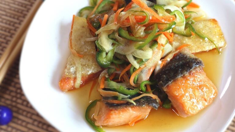 Salmon Nanbanzuke. (Japanese Escabeche Recipe)鮭の南蛮漬けの作り方(レシピ)