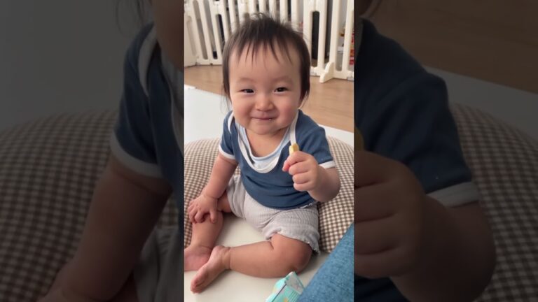はじめての手作りクッキー #赤ちゃん #赤ちゃんのいる生活 #大きい赤ちゃん #baby #赤ちゃんのいる暮らし #かわいい #癒し #クッキー