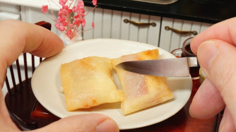 ミニチュア料理『ベーコンチーズ春巻き』 Miniature Cooking “Bacon cheese spring roll“