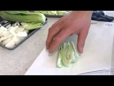 チンゲン菜の切り方  How to cut the Chin-gen-Zuni