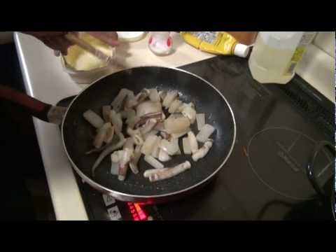 アオリイカのイカ墨バター炒め。ゲソとエンペラ部分をバターの代わりにマーガリンを使い、イカの墨を入れてます。　釣った魚を美味しく食べよう。烏賊編。　和歌山　釣太郎