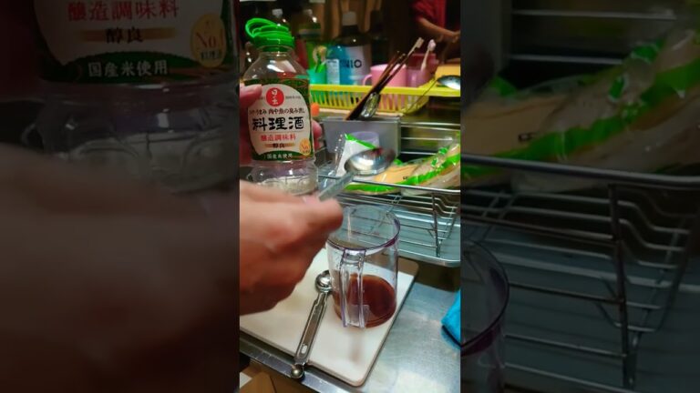 もやし油揚げの煮付け。100円です。