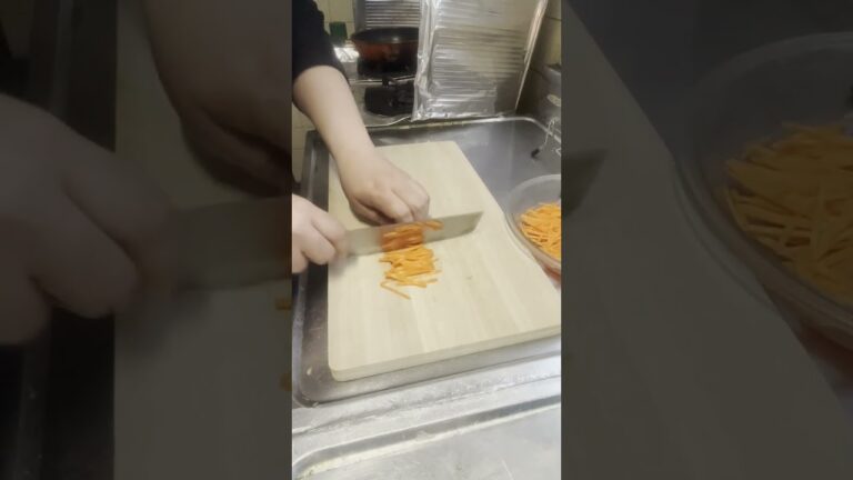 加熱時間は600ｗで2分くらい【新玉にんじんラペ】#詳細は概要欄へ