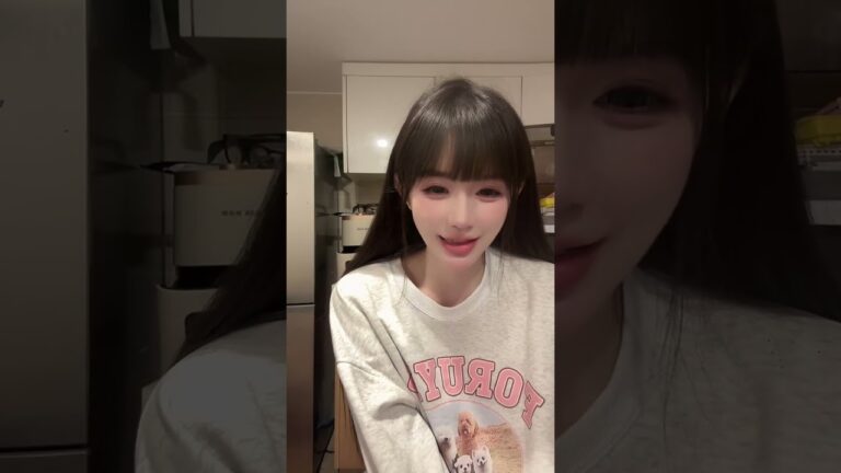 Live 17 Junzai and 17 Xiaoyang are currently live streaming 11.03.2026 21:49 China time