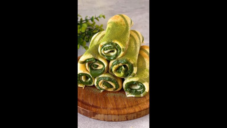【ウチではケーキより人気です】フライパンに「ぐるぐる」するだけ！お店級の抹茶クレープロールのレシピ / Matcha Crepe Roll
