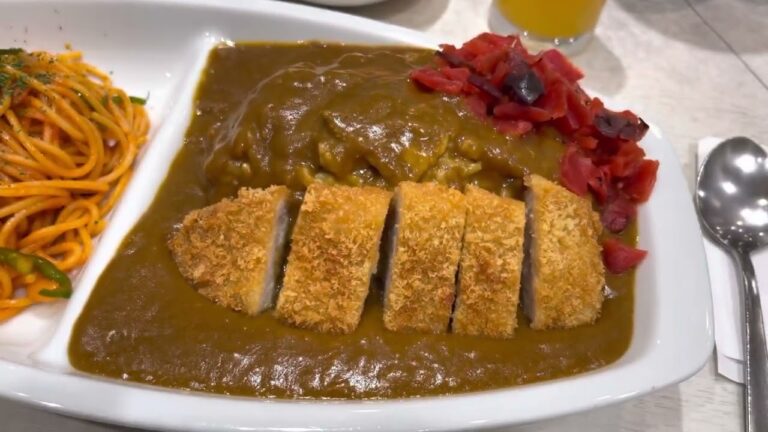 【カレーハウス リオ ジョイナス店】de✨半スパカレー大盛にカツをトッピング✨ʕ⁎̯͡⁎ʔ༄