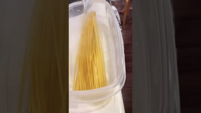 スキレットde目玉焼きペペロンチーノ