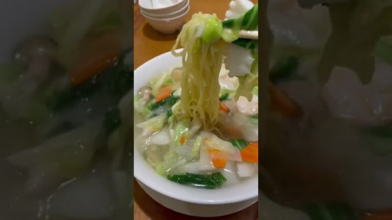 海鮮つゆそば、黄ニラとエビそば　ラーメンだけどそばで通じるね