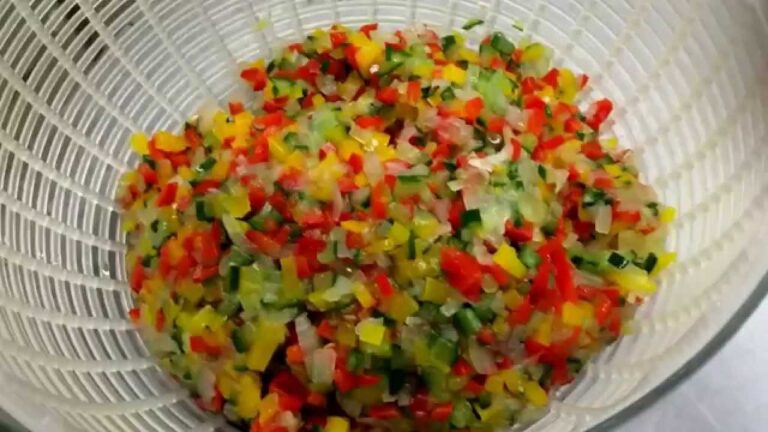 香味野菜のピクルス作成中です