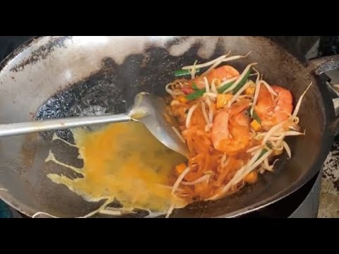 バンコクの屋台・タイ風焼きそば（パッタイ）の作り方【世界の屋台から】