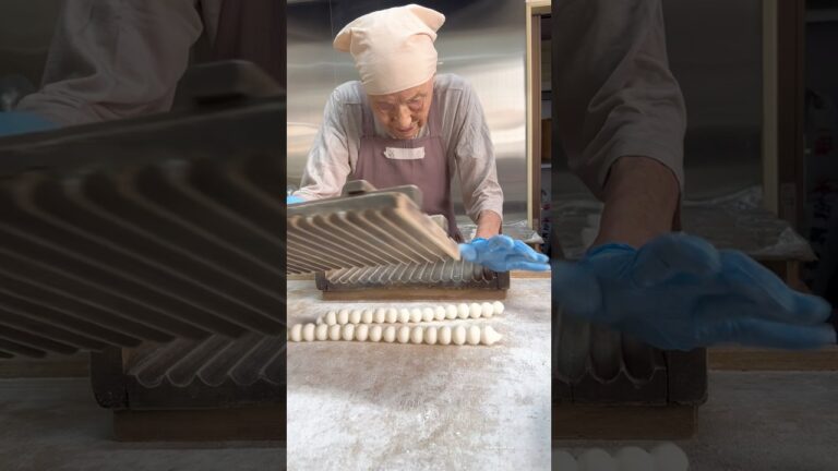 97歳のおばあちゃんの愛情がたっぷり詰まったみたらし団子⁡  #japanesefood