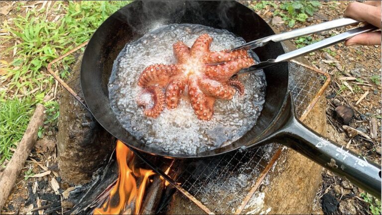 油にタコを丸ごとぶち込む料理