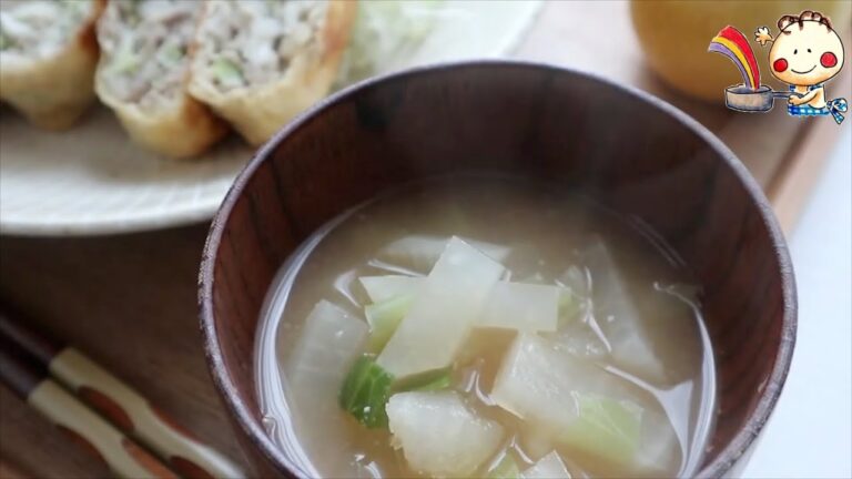 【美味しい😋】大根とキャベツのお味噌汁　＃たべいろ　＃お味噌汁　＃お味噌汁レシピ　＃大根　＃キャベツ