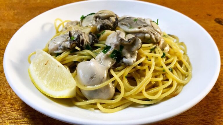 牡蠣のペペロンチーノを作ってかっこつける岡田
