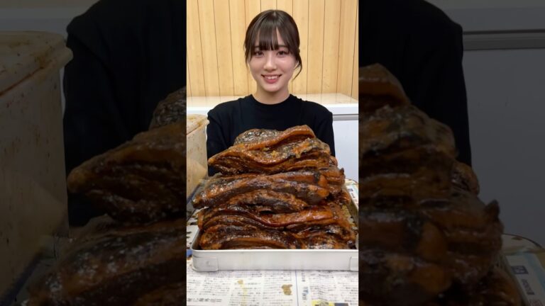 【高身長美女が作る美しい花びらのような焼豚ラーメン🍜🌹】#japanesefood #ramen