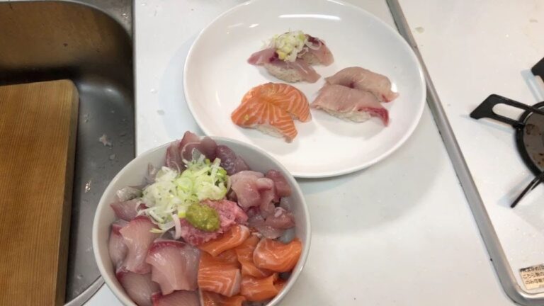 寿司と海鮮丼を作る