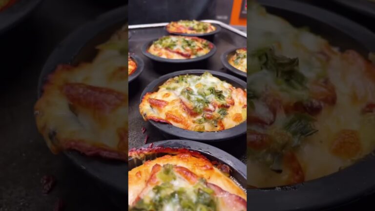 パンにチャーシューを乗せる