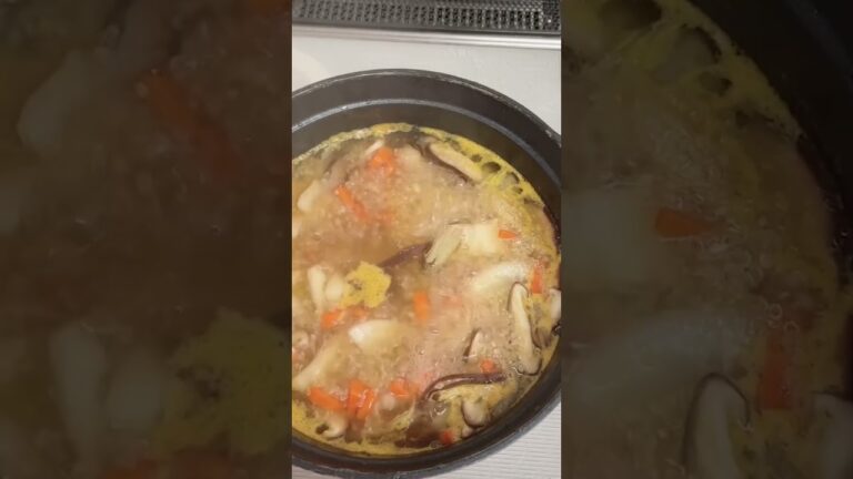キヌアスープ作ったよ！生姜とニンニクで温まるよ！