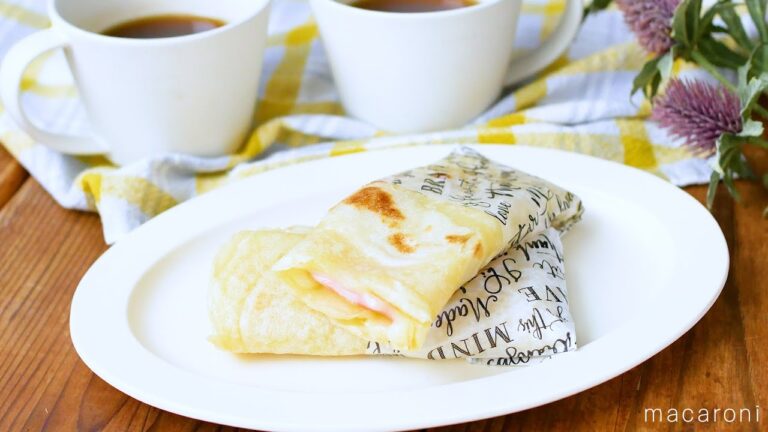【卵焼き器でハムチーズブリトー】薄力粉、塩、オリーブオイル、水の材料4つで生地が作れる！朝ごはんにもおすすめ♪｜macaroni（マカロニ）