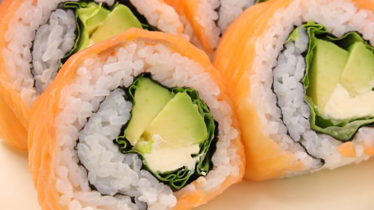 サーモンとクリームチーズのロール寿司