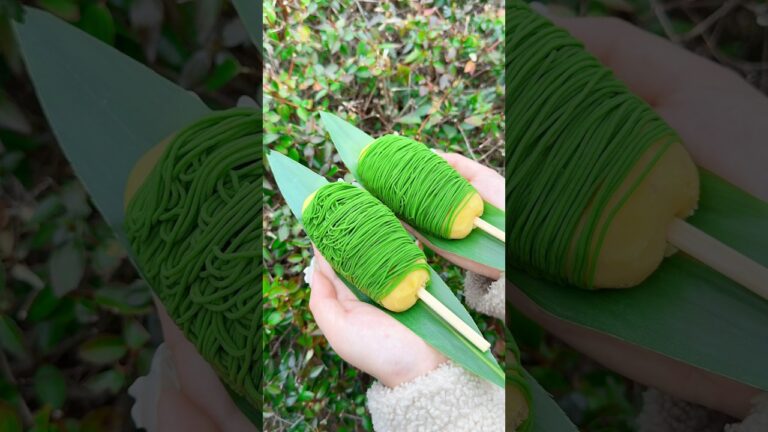 芋虫のような抹茶団子 #japanesefood