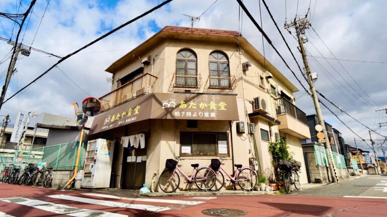 うどん200円！朝7時から衝撃の400円定食！常連客から心配される激安の大衆食堂を切り盛りする仲良し双子姉妹がすごすぎた | Japanese Good Old Diner