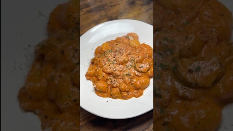 ベーコンとトマトクリームのチーズニョッキ#ニョッキ #パスタ #トマト #生クリーム #チーズ #ベーコン #ペコリーノ #簡単 #濃厚 #料理 #料理動画 #料理男子 #自炊　#shrots