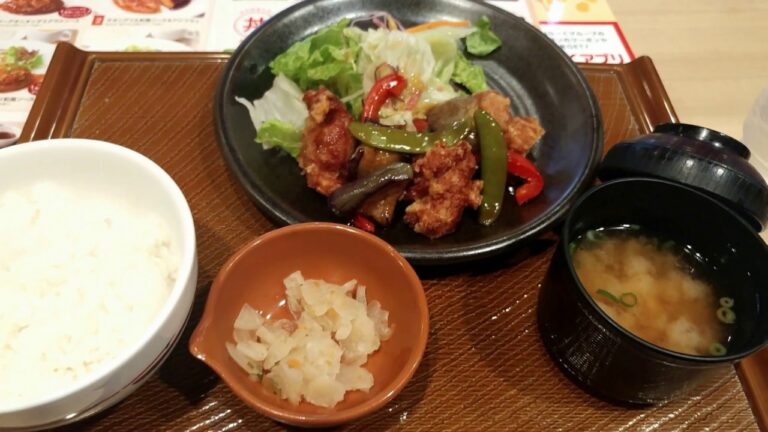 ガストの和食ランチ  若鶏と彩り野菜の黒酢あんランチ