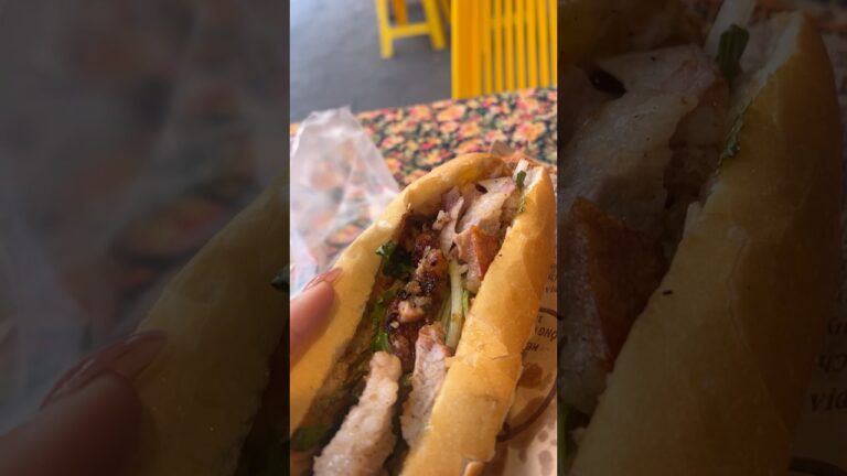 Leave me here to die. Crackling pork belly bahn mi heaven🥹🤌 #asmr #vietnam #vietnamesefood