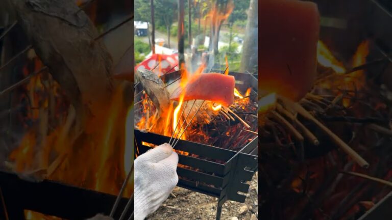カツオとマグロの藁焼き食べ比べ🔥#キャンプ飯