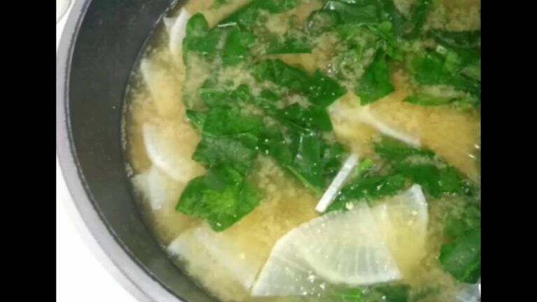 【料理レシピ】おふくろの味♪大根とほうれん草のみそ汁の作り方