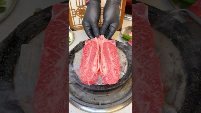 まるで漫画のような炭焼き肉 #japanesefood