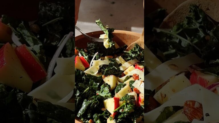 kale, apple, Gruyère salad 🥬 #grainfree #gutfriendly