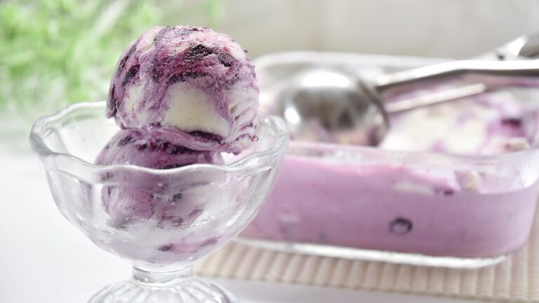ブルーベリーとクリームチーズのアイスクリームの作り方 Blueberry & Cream Cheese Ice Cream　牛乳クリームチーズのブルーベリーアイスクリームのレシピ