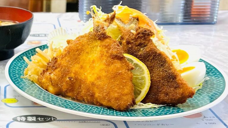昭和の雰囲気漂う店のアジフライ定食！-Old style  deep-fried horse mackerel！- #Shorts